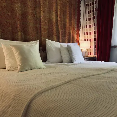 Central & View - Five-Minute Walk To Town By Heiti Gstaad Lejlighed Gstaad
