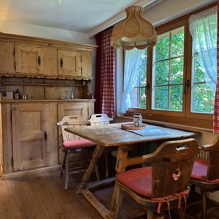 Central & View - Five-Minute Walk To Town By Heiti Gstaad Apartment *